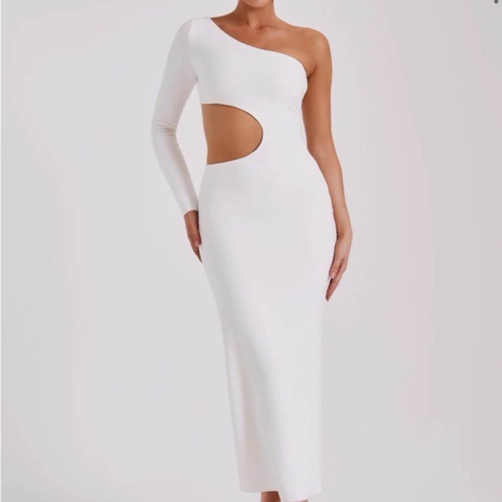 Elegant White One-Shoulder Cutout Dress